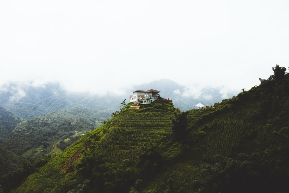 Vietnam - https://unsplash.com/photos/oUXHcbtsa1o